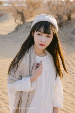 同桌上课把奶露出来给我玩